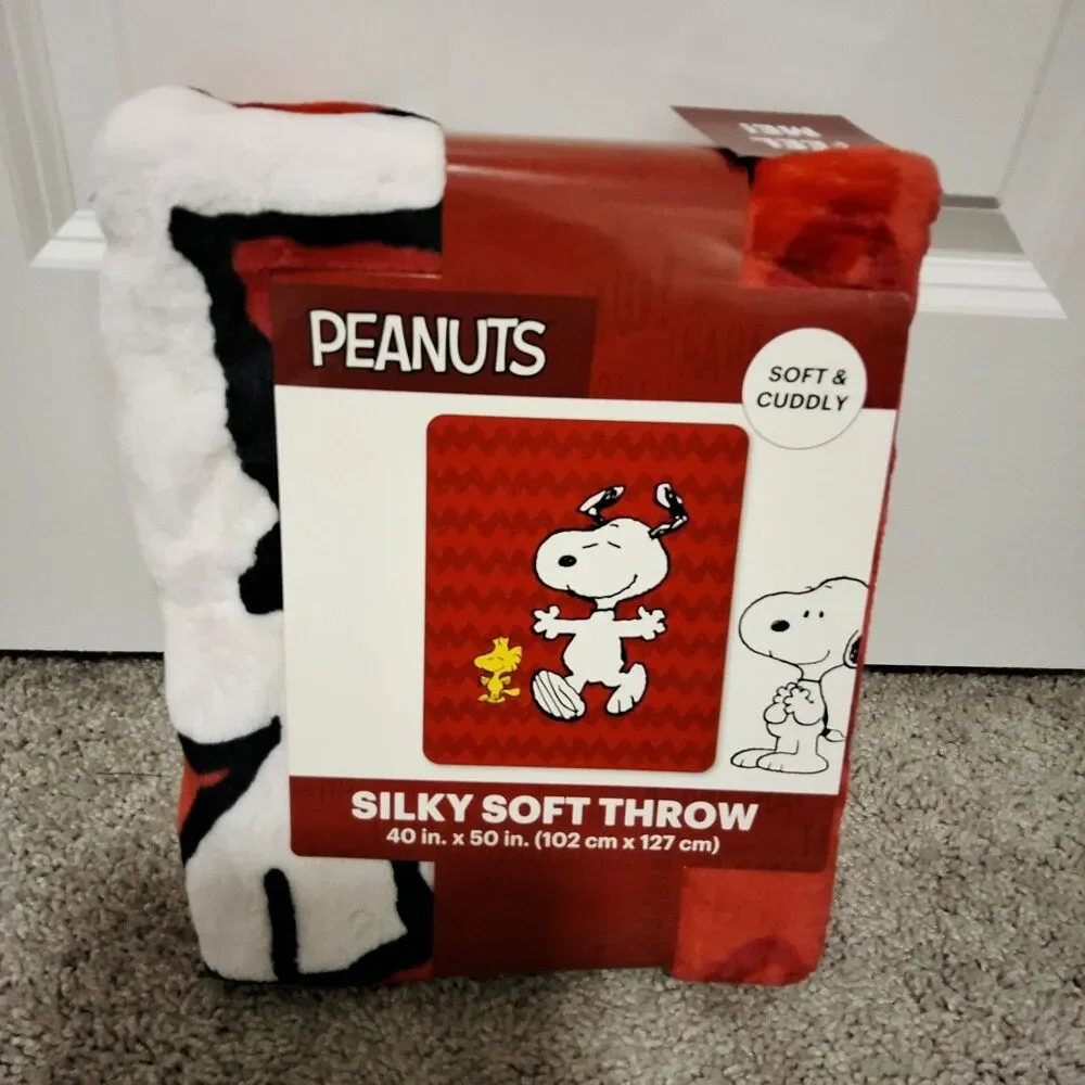 Peanuts Snoopy & Woodstock Silky Soft Red Throw Blanket 40x50 New w/ Tags